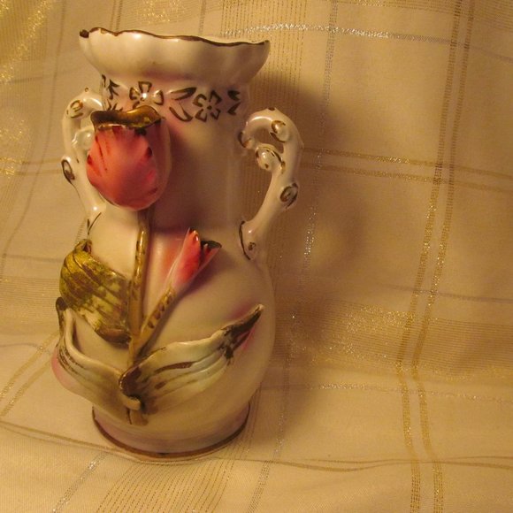 AUSTRIA ROSE BUD VASE GEORGEOUS PINK ROSE BUD GOLD GUILD HANDLES !!